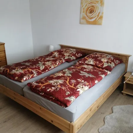 Ruhige Am Waldrand. Apartment *